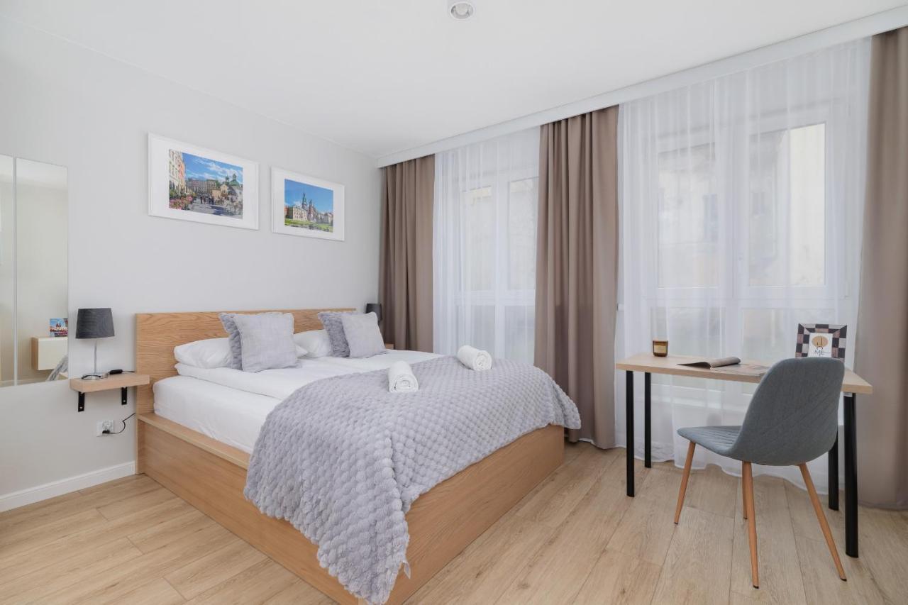 City Studio With Ac Czarnowiejska By Renters Kraków Zewnętrze zdjęcie