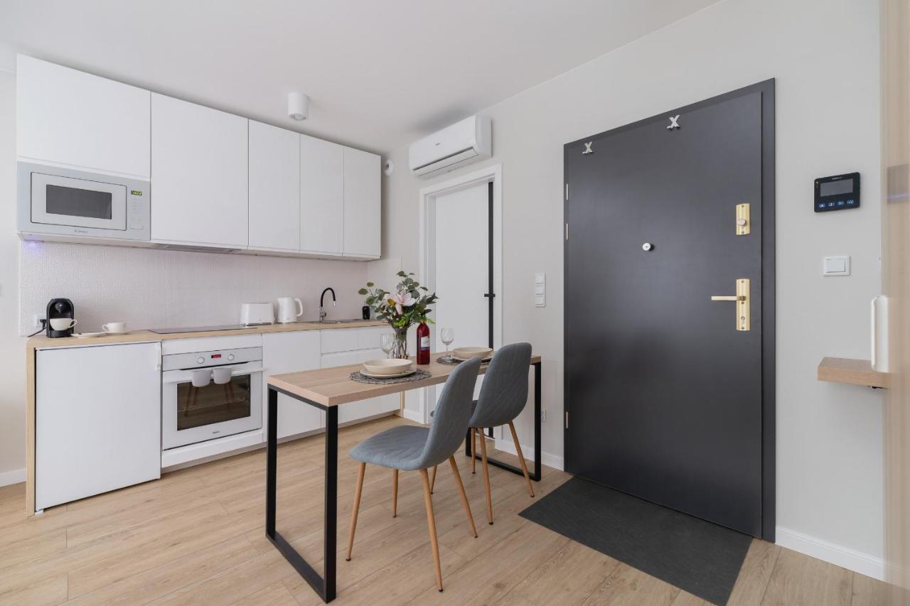 City Studio With Ac Czarnowiejska By Renters Kraków Zewnętrze zdjęcie