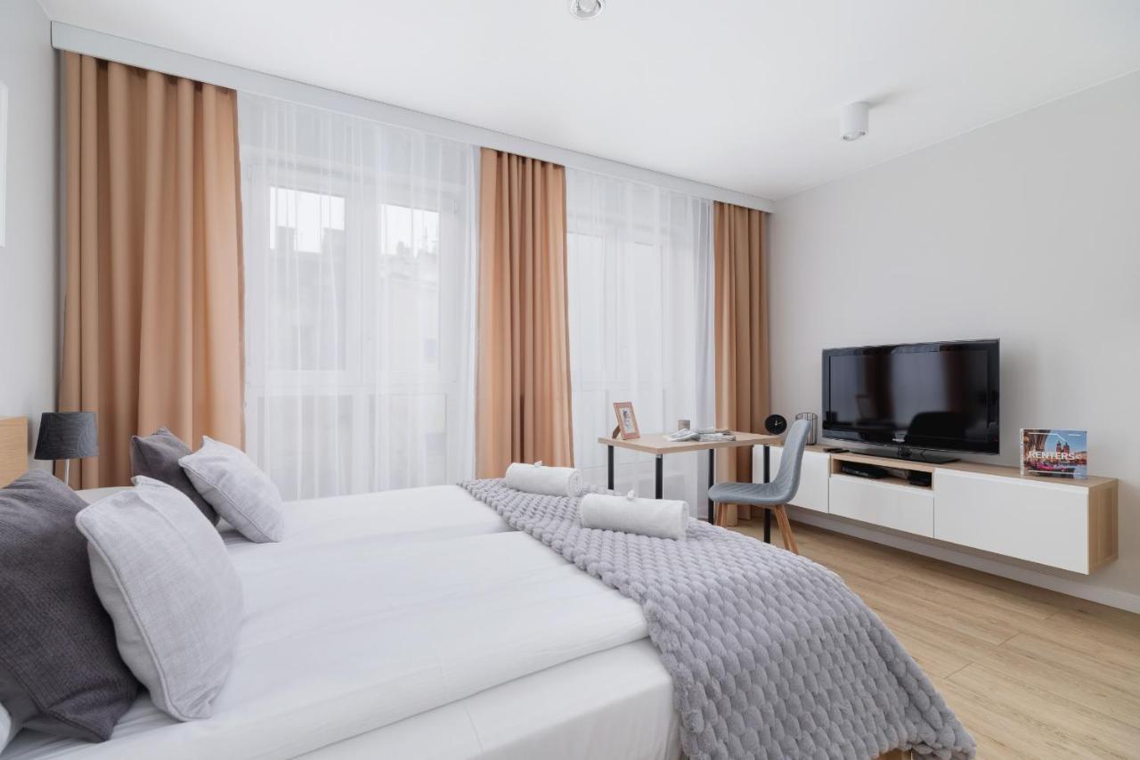 City Studio With Ac Czarnowiejska By Renters Kraków Zewnętrze zdjęcie