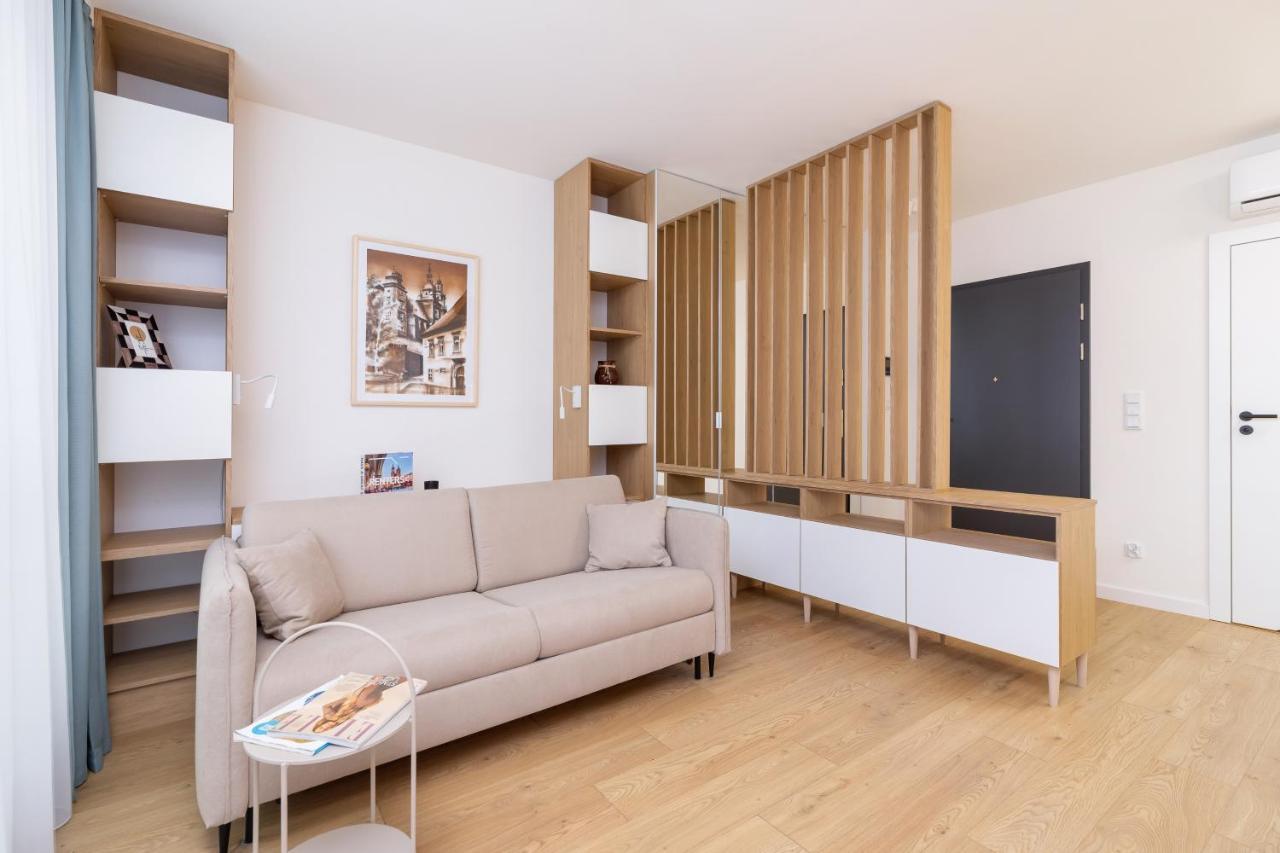 City Studio With Ac Czarnowiejska By Renters Kraków Zewnętrze zdjęcie