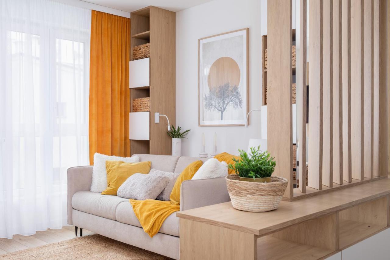 City Studio With Ac Czarnowiejska By Renters Kraków Zewnętrze zdjęcie