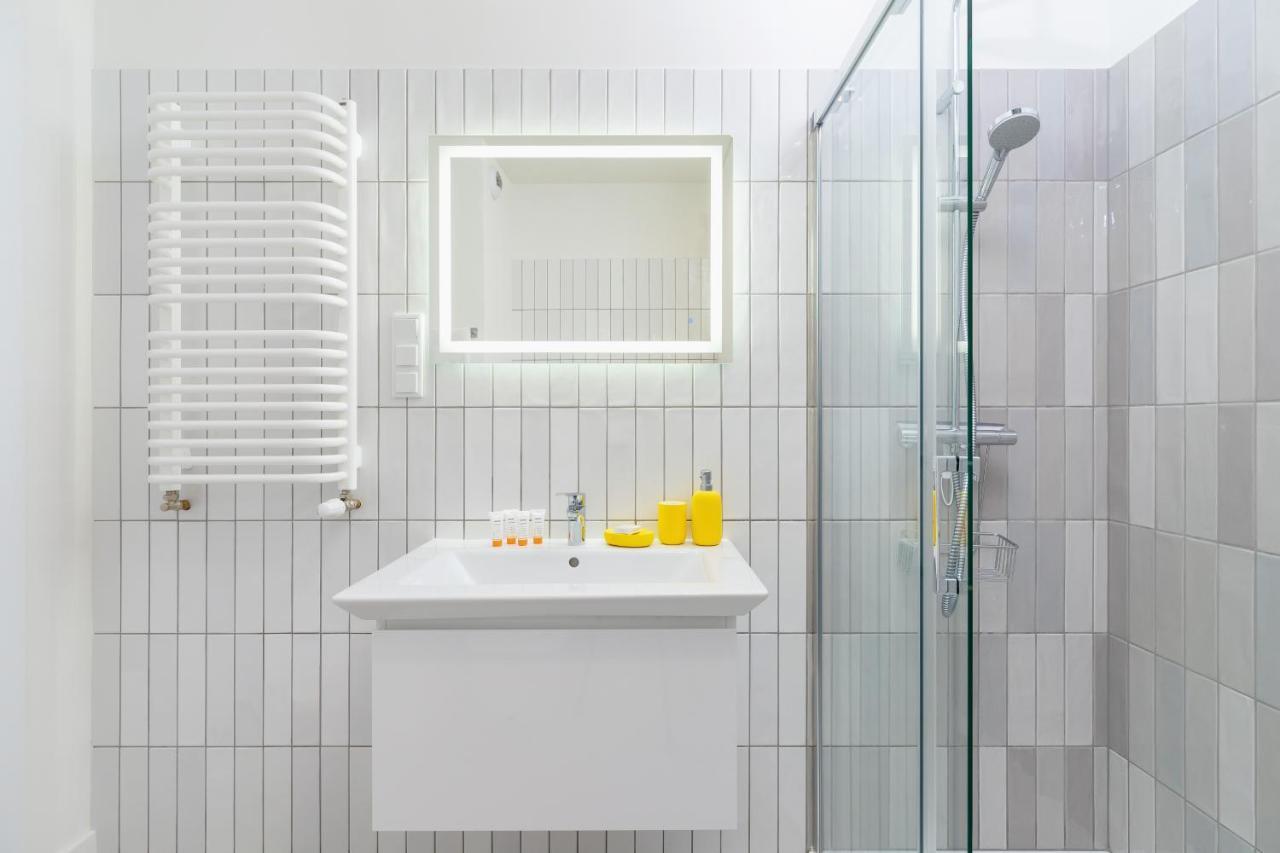 City Studio With Ac Czarnowiejska By Renters Kraków Zewnętrze zdjęcie