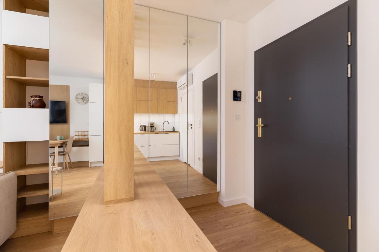 City Studio With Ac Czarnowiejska By Renters Kraków Zewnętrze zdjęcie
