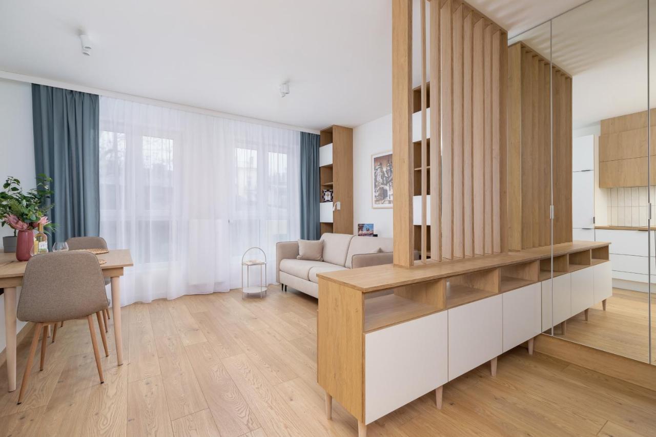 City Studio With Ac Czarnowiejska By Renters Kraków Zewnętrze zdjęcie