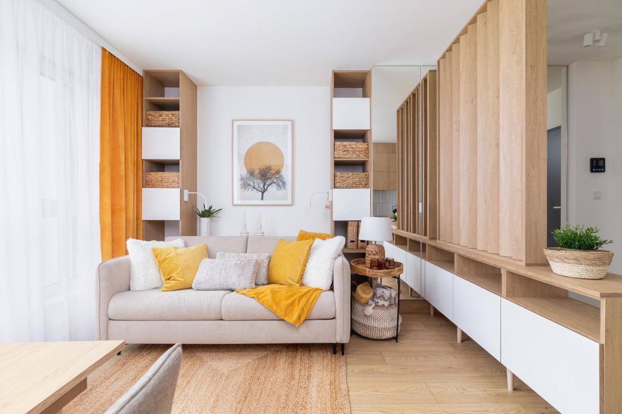 City Studio With Ac Czarnowiejska By Renters Kraków Zewnętrze zdjęcie
