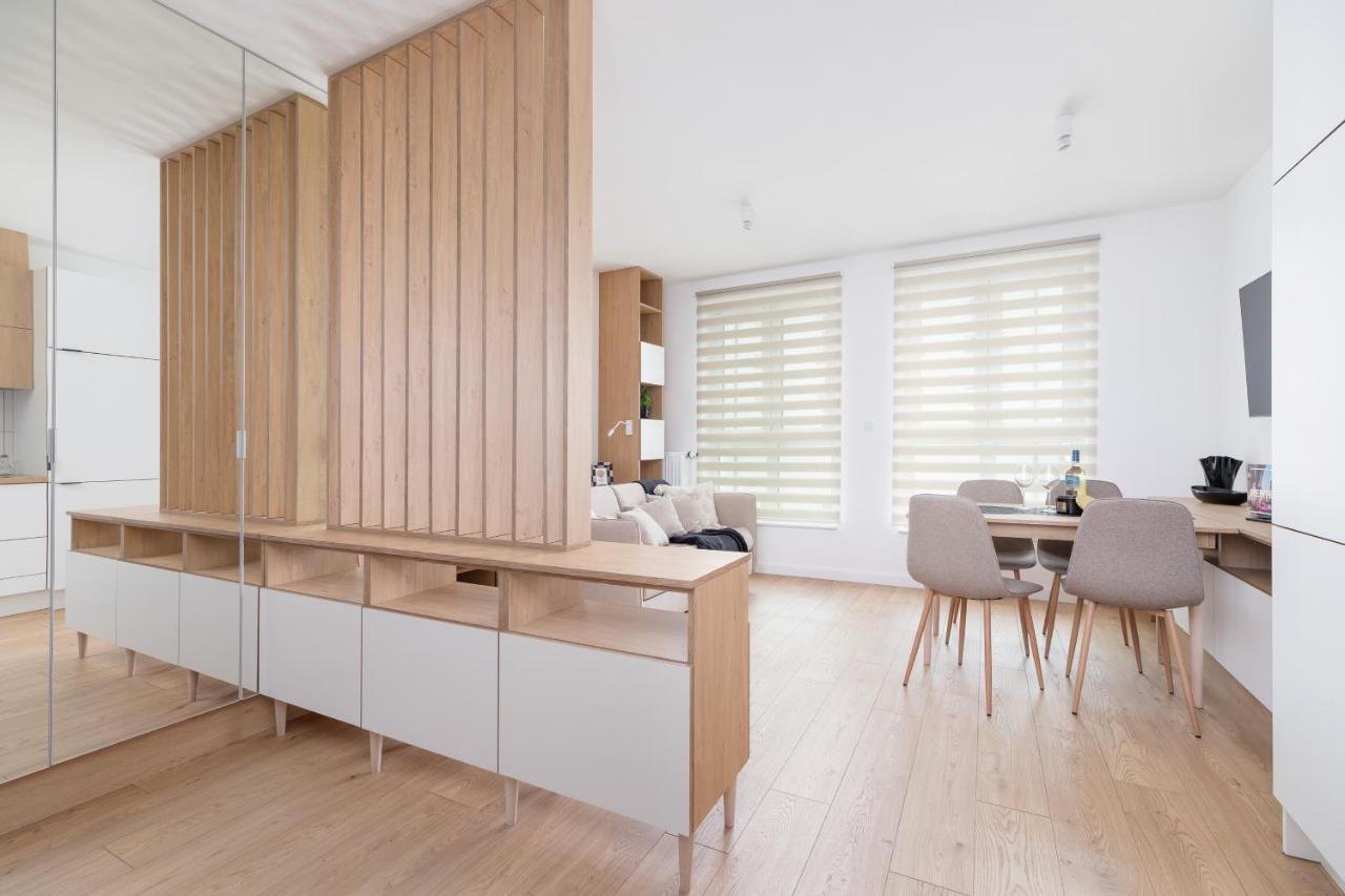 City Studio With Ac Czarnowiejska By Renters Kraków Zewnętrze zdjęcie
