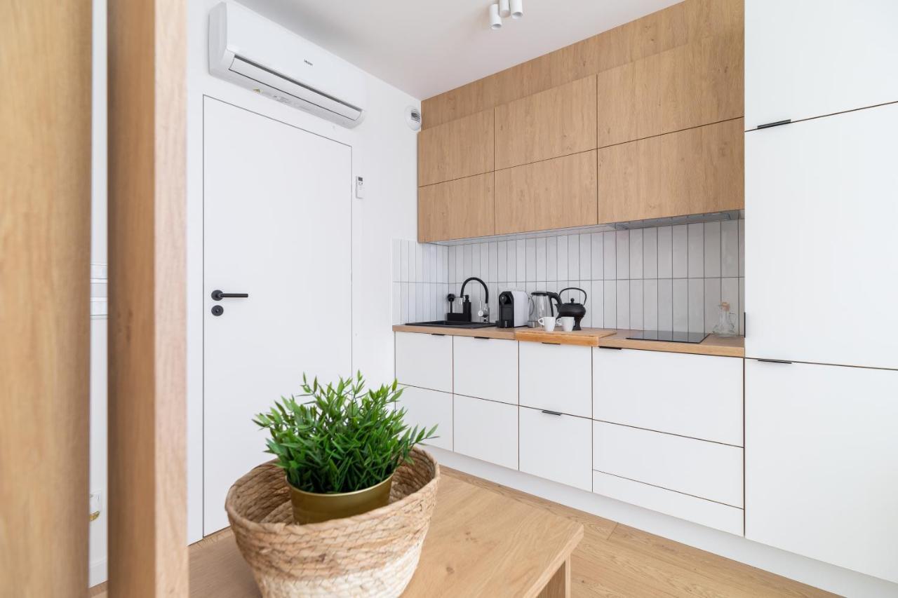 City Studio With Ac Czarnowiejska By Renters Kraków Zewnętrze zdjęcie