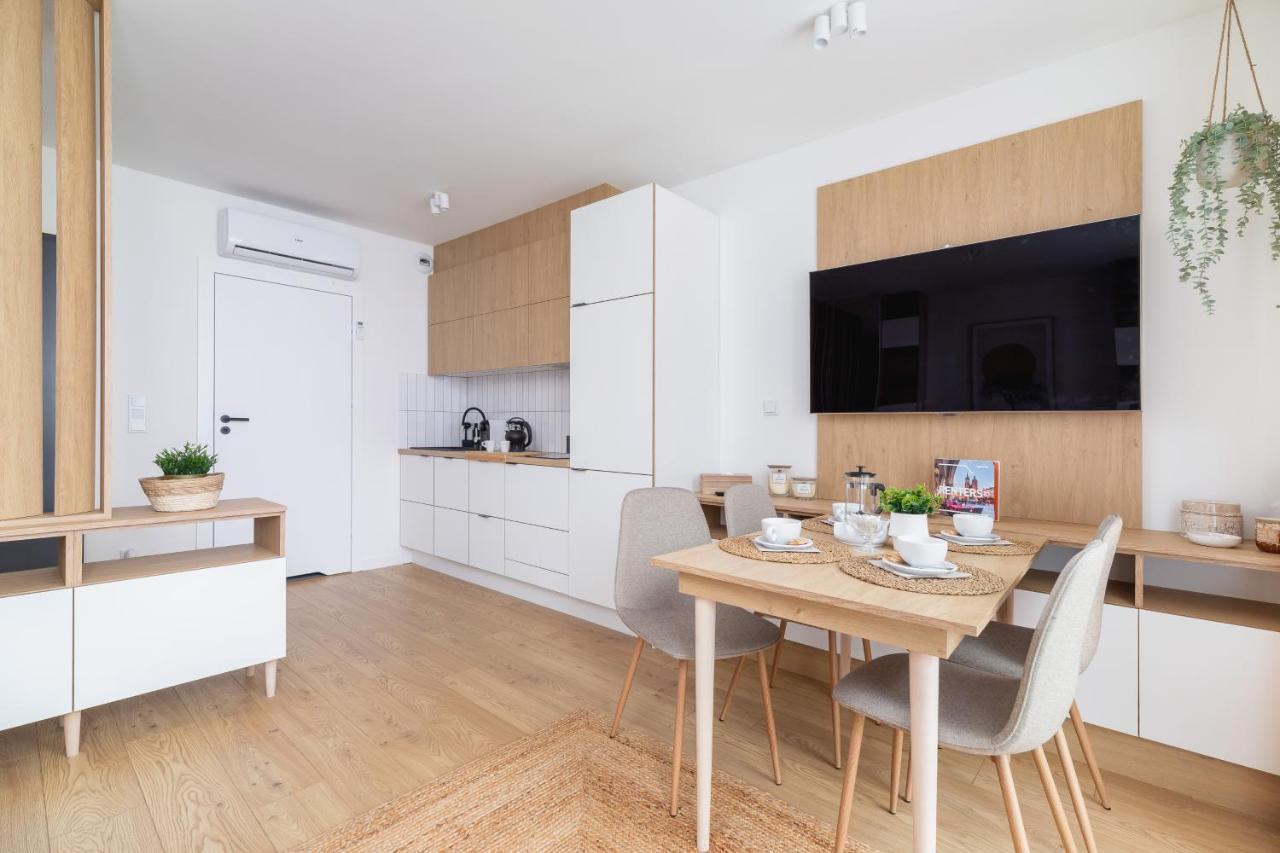 City Studio With Ac Czarnowiejska By Renters Kraków Zewnętrze zdjęcie