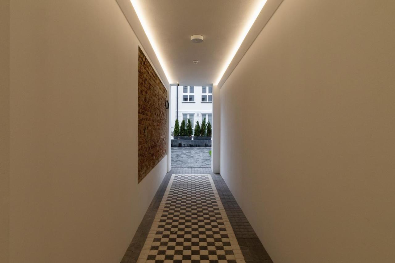 City Studio With Ac Czarnowiejska By Renters Kraków Zewnętrze zdjęcie