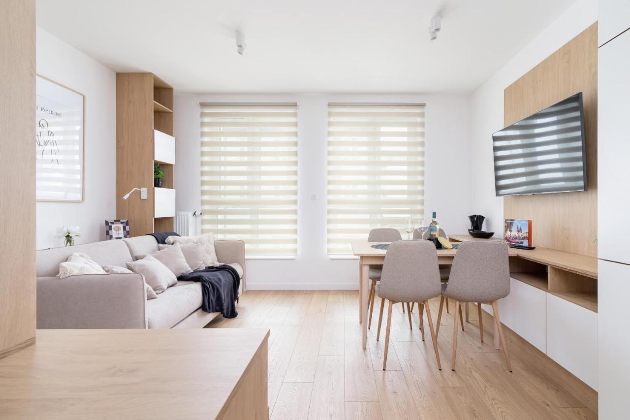 City Studio With Ac Czarnowiejska By Renters Kraków Zewnętrze zdjęcie